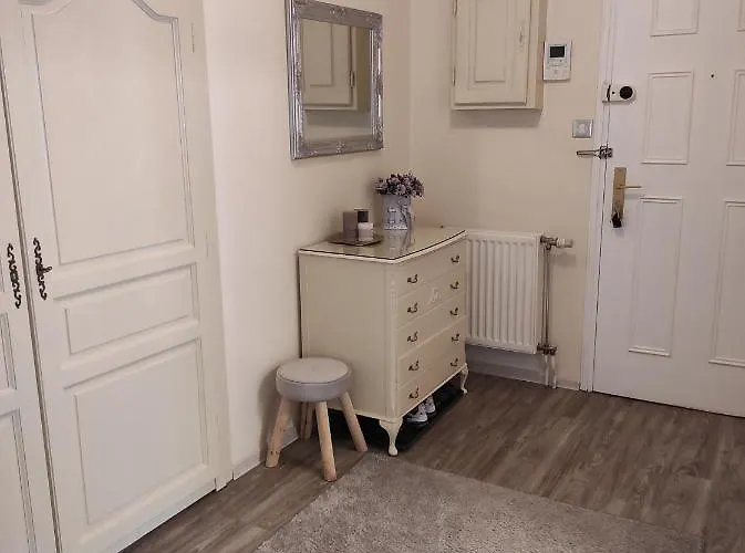 F3 Design Colmar+parking Free アパート *